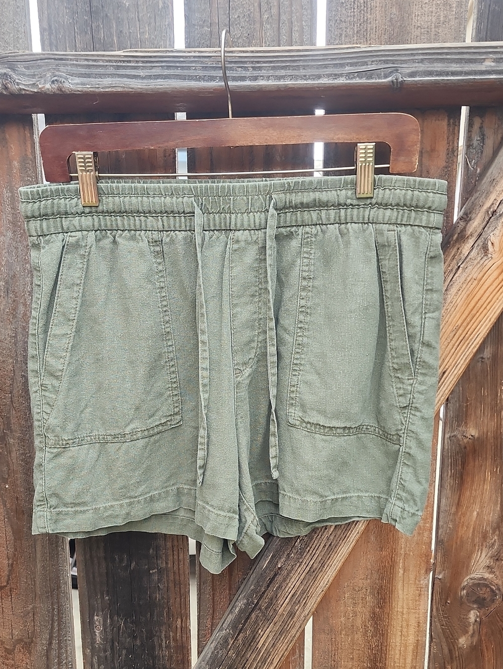 Old Navy Olive Linen Drawstring Pocket Shorts, Sz. Medium